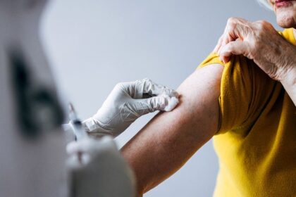 Common vaccine slashes Alzheimer's disease risk when dose is increased