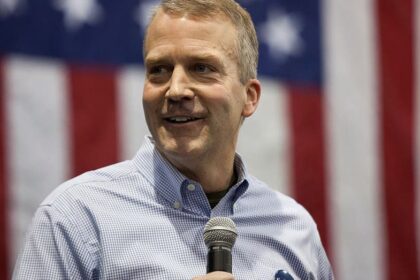 GOP senator, ex-House Dem emerge from Alaskas jungle primary despite far-left meddling