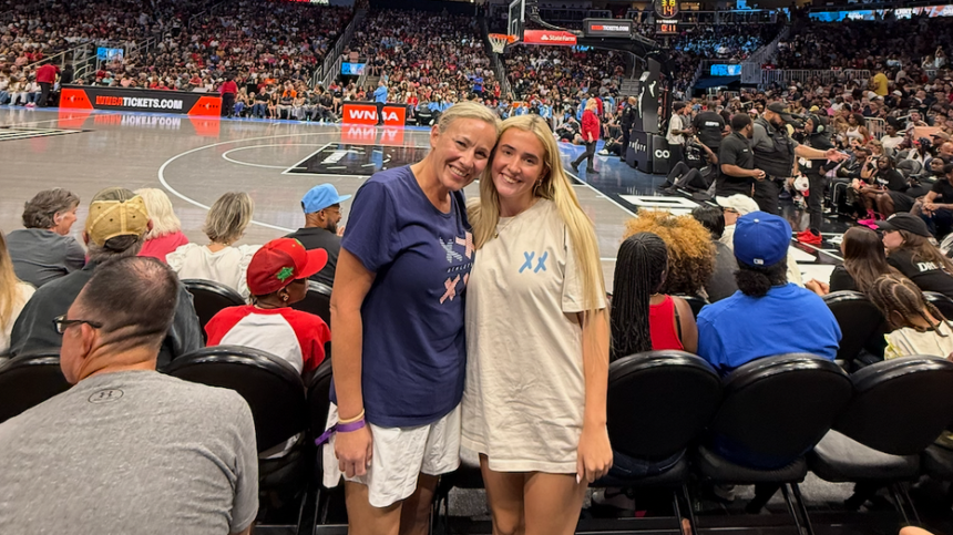 Mom and daughter told to cover up XX-XY T-shirts, say they were threatened with ejection at Fever-Dream game