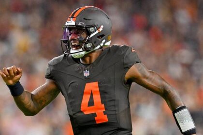 Browns late field goal spoils Aaron Rodgers Thursday night finale, seals Cleveland's third straight win