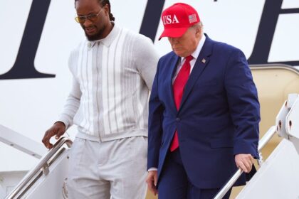 Former NFL All-Pro running back joins President Trump for Georgia midterms rally