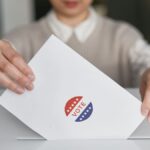 Independent voters arent picking a political team, they just feel picked on