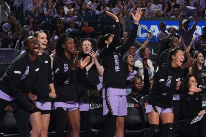 Sports journalists stay silent on WNBA national anthem protest and high school cross country dispute
