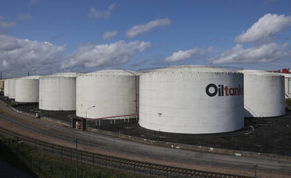 West has âdrained- all available oil inventories  Vitol CEO
